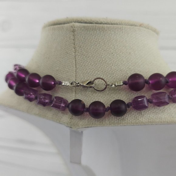 Vintage Long Beaded Faceleted Acrylic Necklace 47" Knotted Strand Z5 - Picture 4 of 5